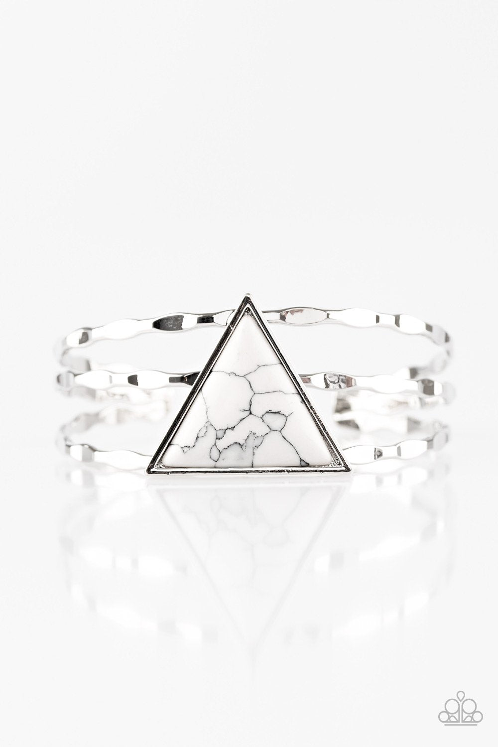 Pulsera Paparazzi ~ Put Up A FRONTIER - Blanco