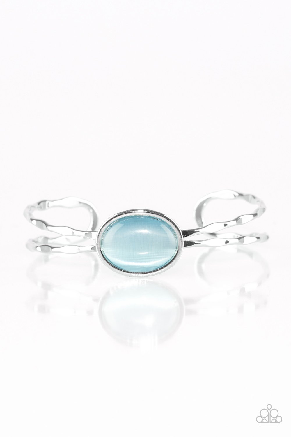 Paparazzi Bracelet ~ Lets Get Things GLOWING! - Blue