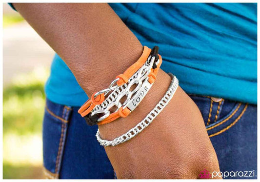 Pulsera Paparazzi ~ Nunca te romperé el corazón - Naranja