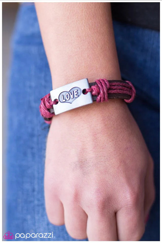 Pulsera Paparazzi ~ El amor está en el aire - Rosa