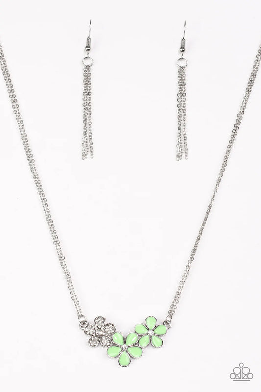 Paparazzi Necklace ~ Hibiscus Haciendas - Green