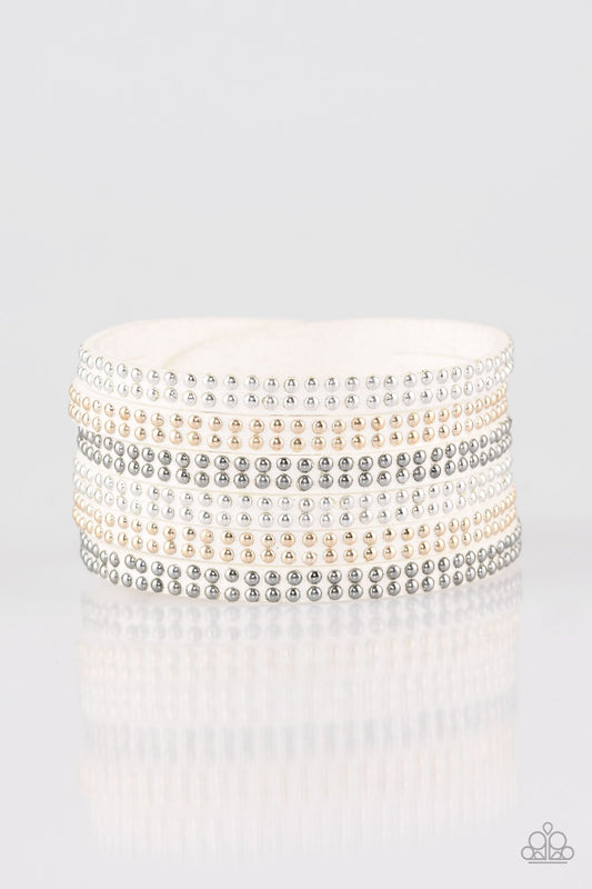 Pulsera Paparazzi ~ Combate el fuego con fuego - Blanco