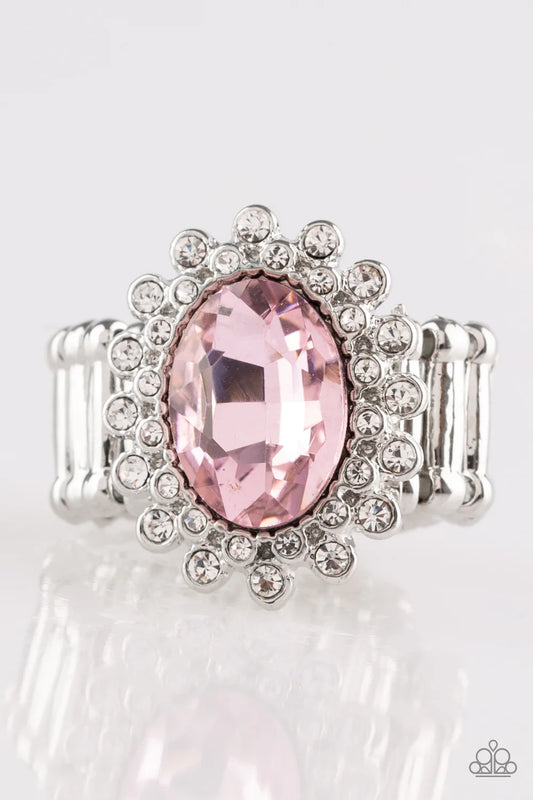 Anillo Paparazzi ~ Castle Chic - Rosa