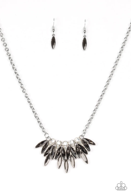 Collar Paparazzi ~ Crown Couture - Plata