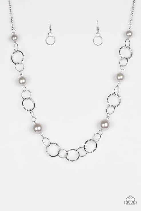 Collar Paparazzi ~ Darling Duchess - Plata