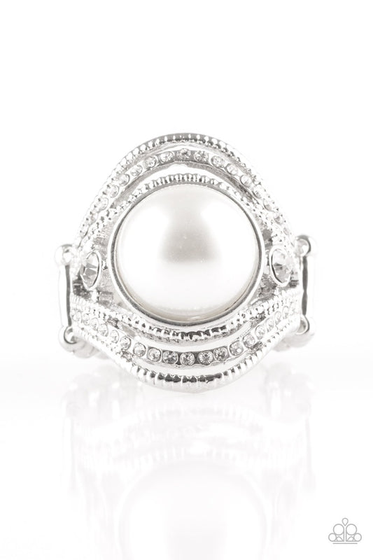 Paparazzi Ring ~ Quite Queen Mary - White