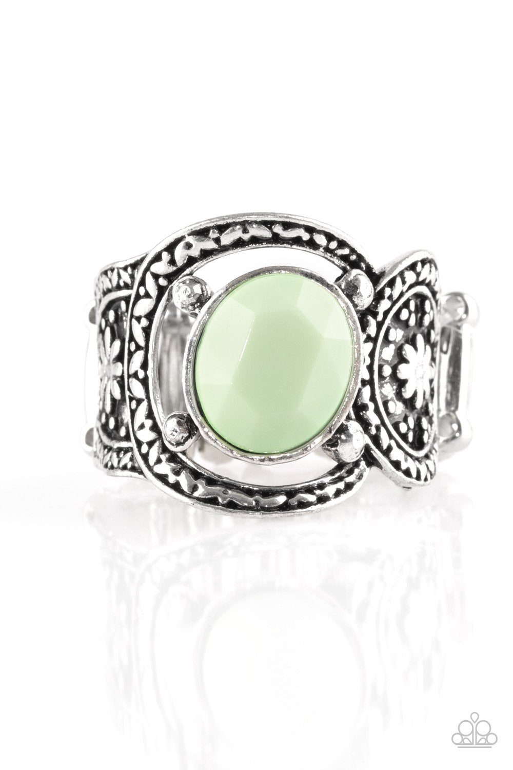 Paparazzi Ring ~ Vacation Vibes - Green