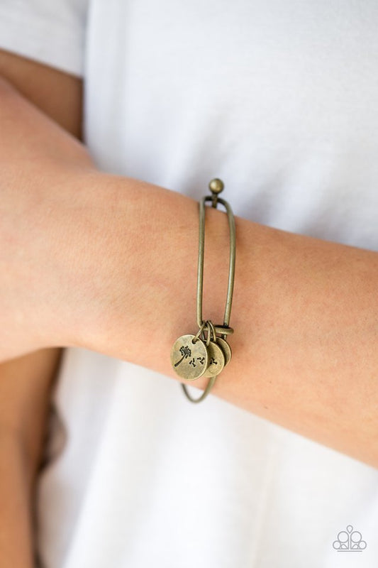 Dreamy Dandelions - Brass - Paparazzi Bracelet Image