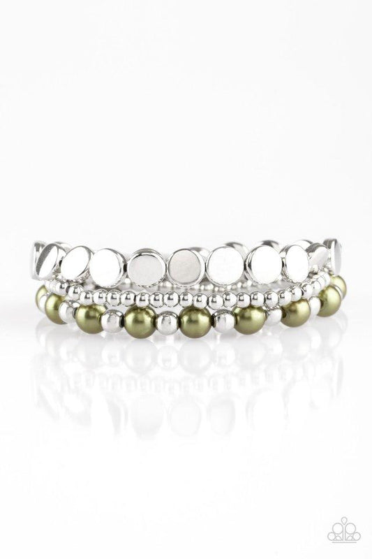 Pulsera Paparazzi ~ Glamour femenino - Verde