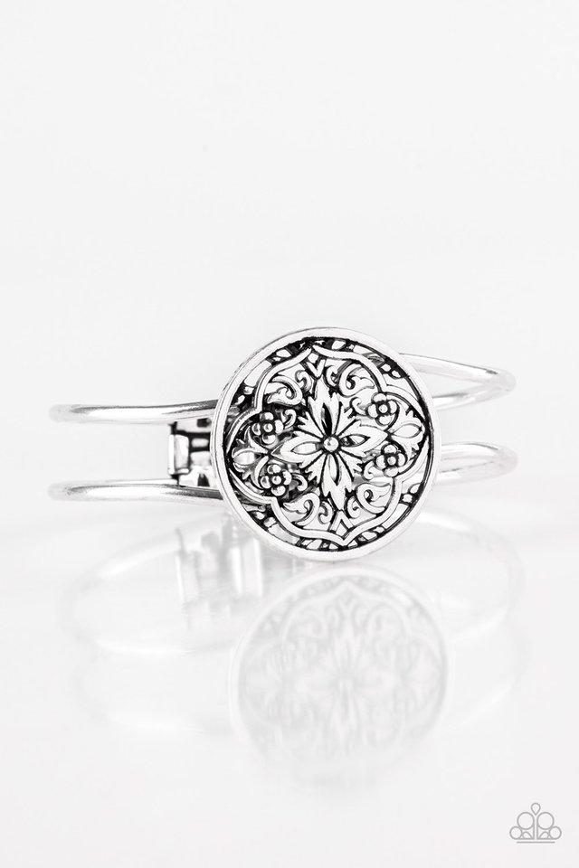 Pulsera Paparazzi ~ Mandala Majesty - Plata