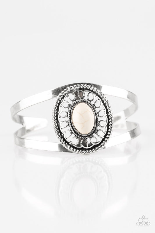 Pulsera Paparazzi ~ Deep In The TUMBLEWEEDS - Blanco