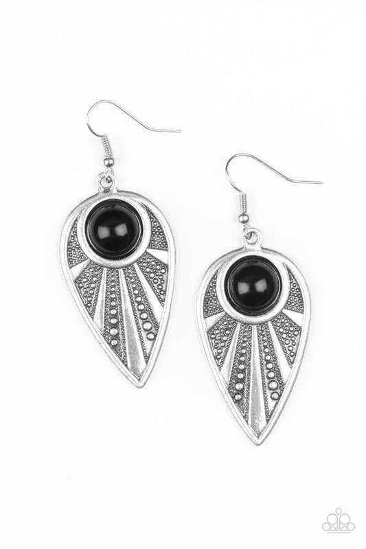 Paparazzi Earring ~ Take A WALKABOUT - Black