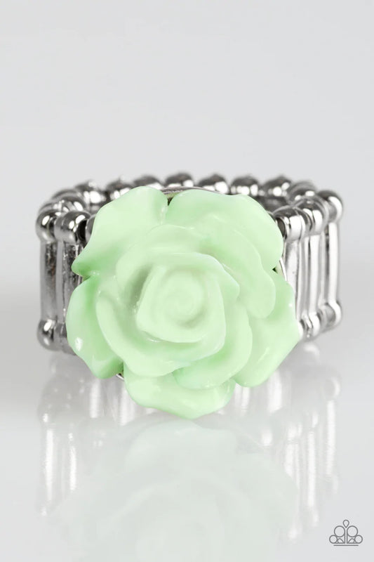 Anillo Paparazzi ~ PRIMROSE y Proper - Verde