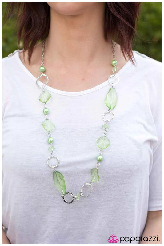 Collar Paparazzi ~ Se nota... - Verde