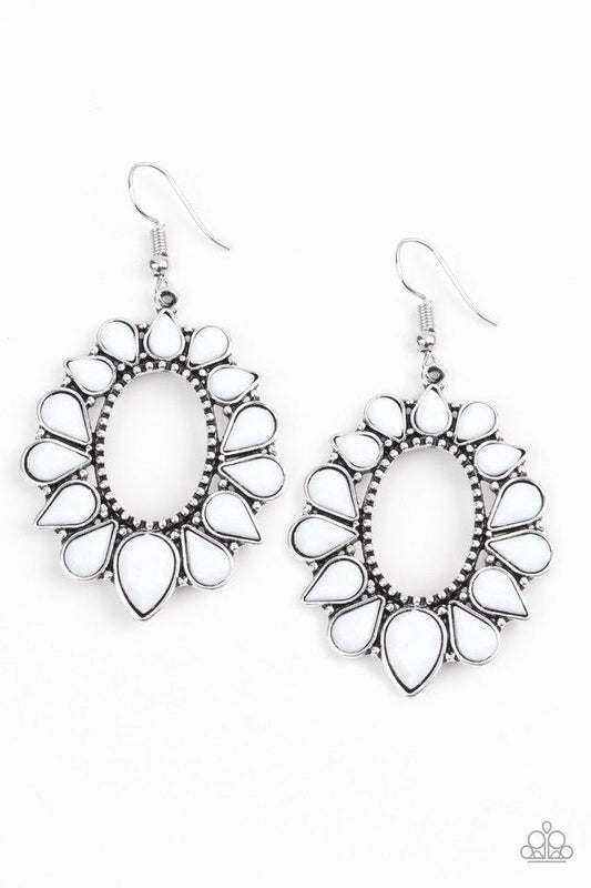 Paparazzi Earring ~ Fashionista Flavor - White