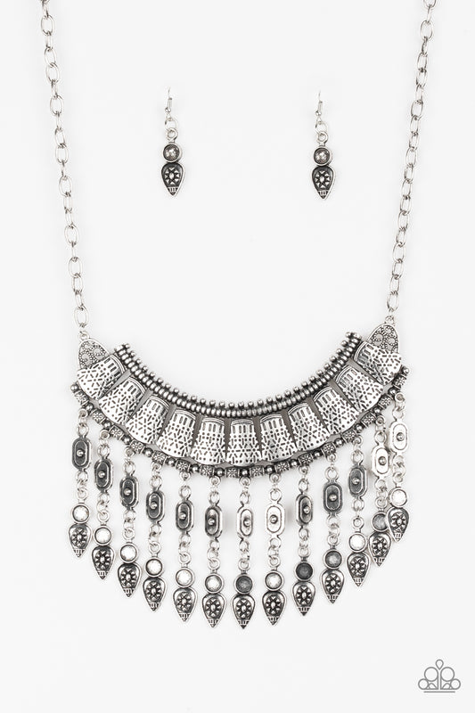 Paparazzi Necklace ~ The Desert Is Calling - Silver