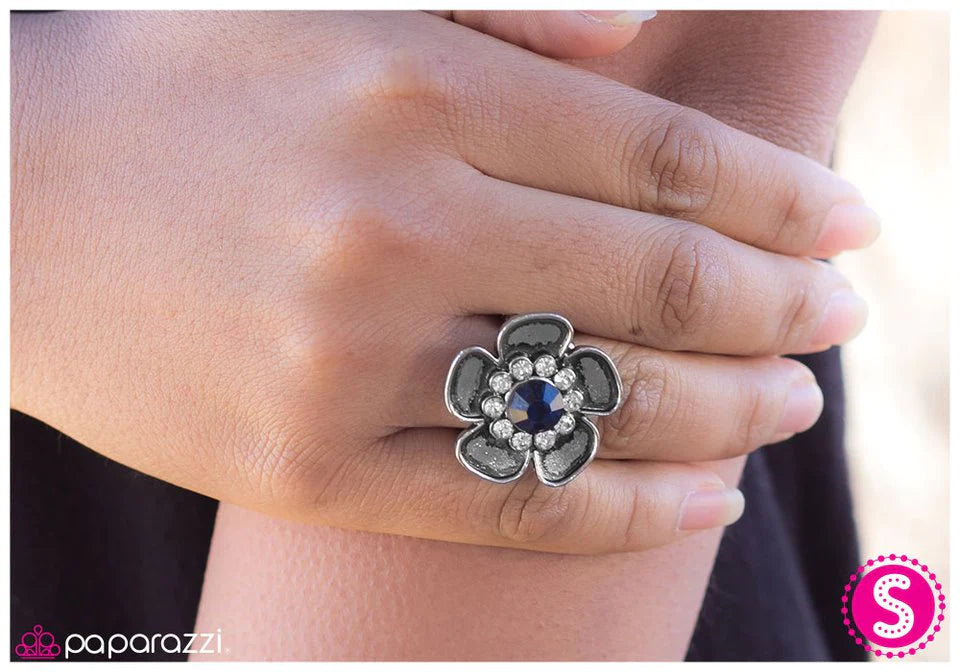 Anillo de paparazzi: a riesgo de parecer fabuloso - Azul