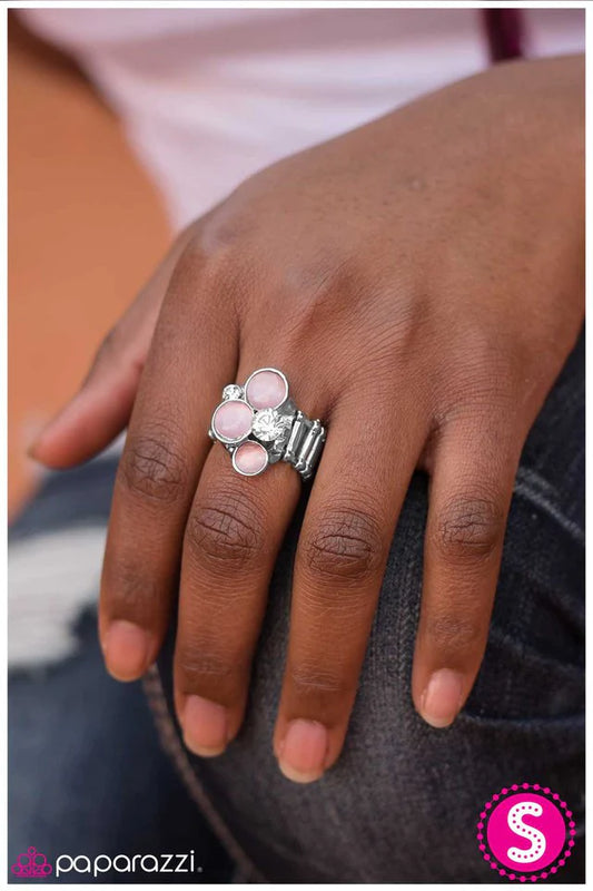 Paparazzi Ring ~ All Eyes On Me - Pink