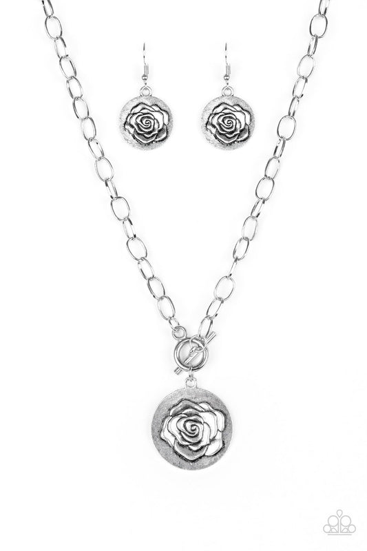 Paparazzi Necklace ~ Beautifully Belle - Silver