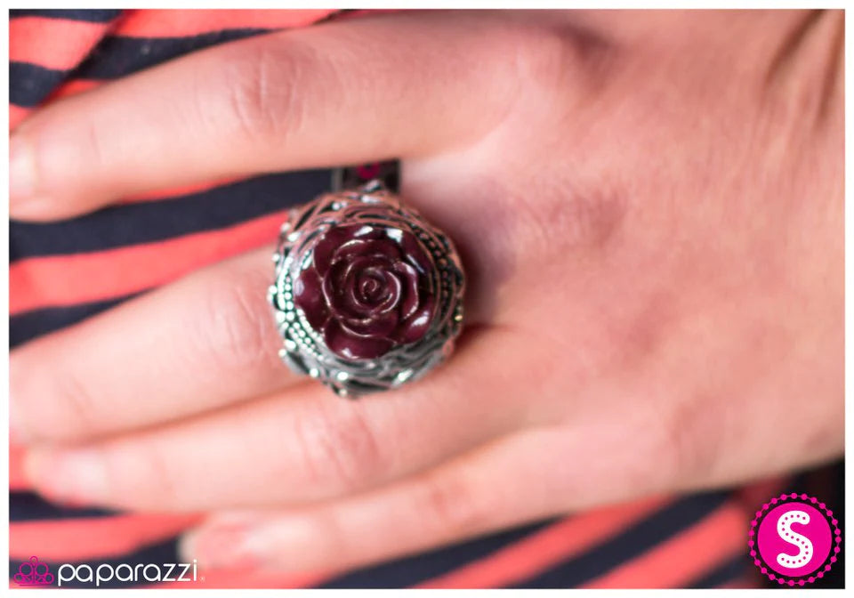 Anillo Paparazzi ~ Cada rosa tiene su espina - Púrpura