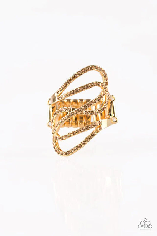 Paparazzi Ring ~ Chasing Starlight - Gold