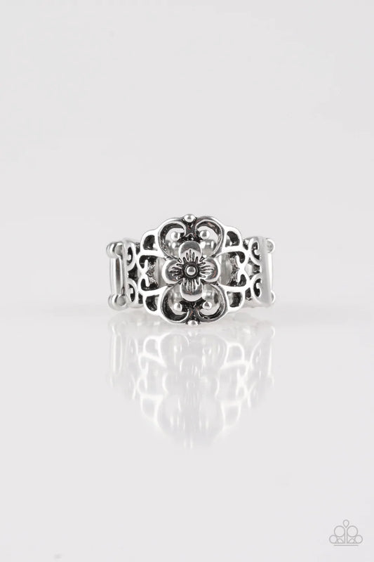 Paparazzi Ring ~ Fanciful Flower Gardens - Silver