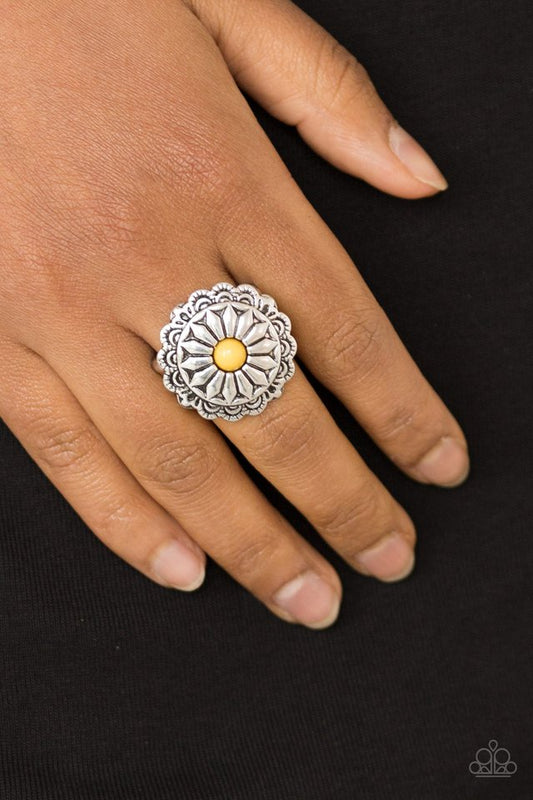 Daringly Daisy - Yellow - Paparazzi Ring Image