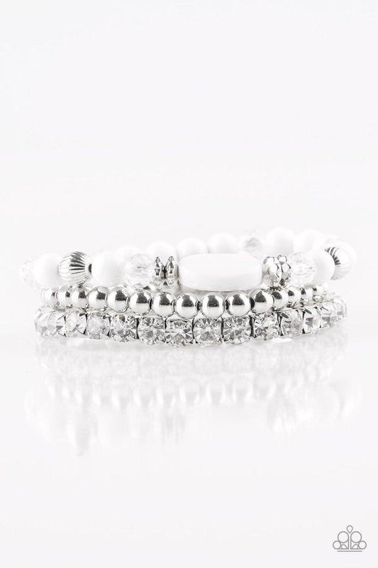 Pulsera Paparazzi ~ Modestly Madonna - Blanco