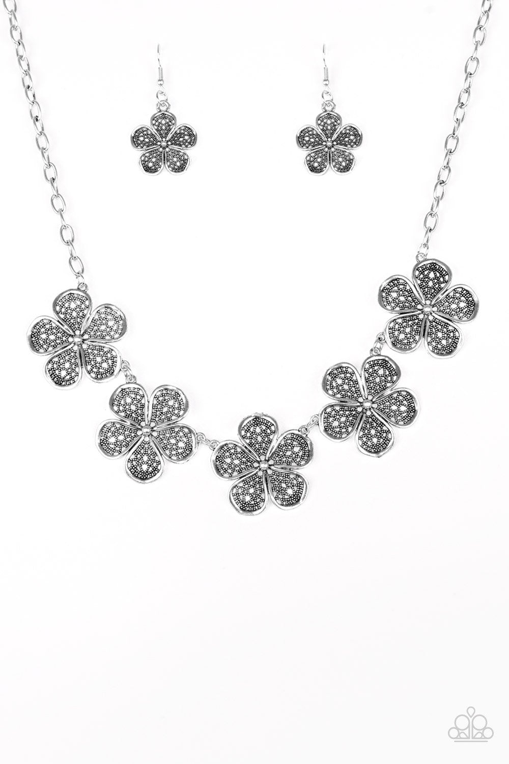 Collar Paparazzi ~ No Common Daisy - Plata