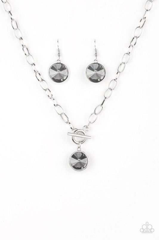 Collar Paparazzi ~ Ella brilla - Plata