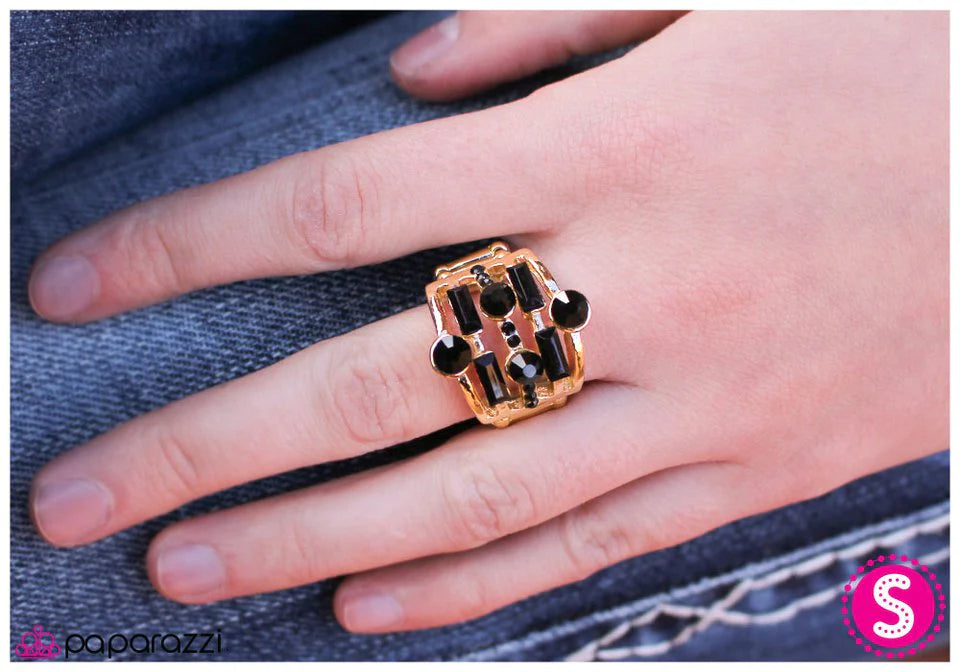 Anillo Paparazzi ~ Hambriento de poder - Oro