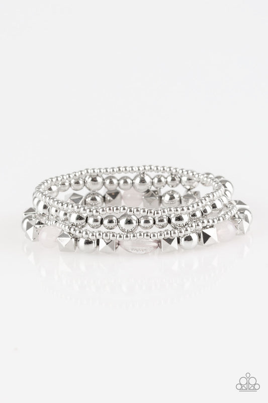 Pulsera Paparazzi ~ Babe-alicious - Plata