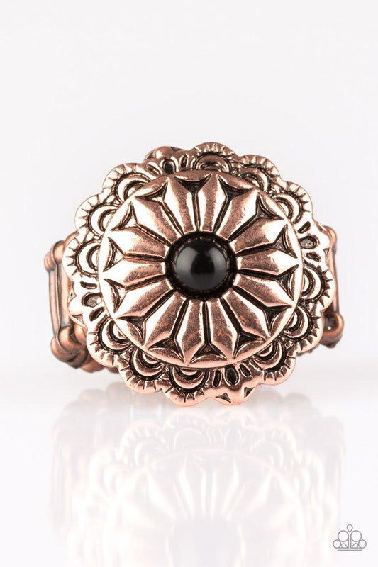 Paparazzi Ring ~ Daringly Daisy - Copper