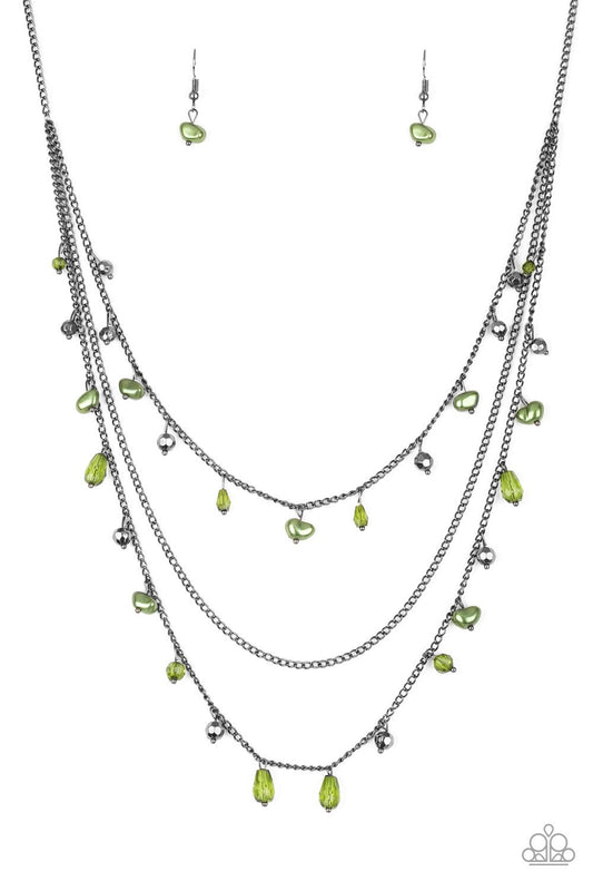 Collar Paparazzi ~ Belleza de Pebble Beach - Verde