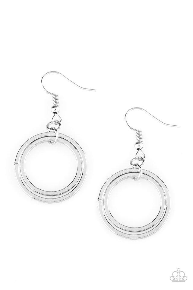 Paparazzi Earring ~ The Gleam Of My Dreams - Silver
