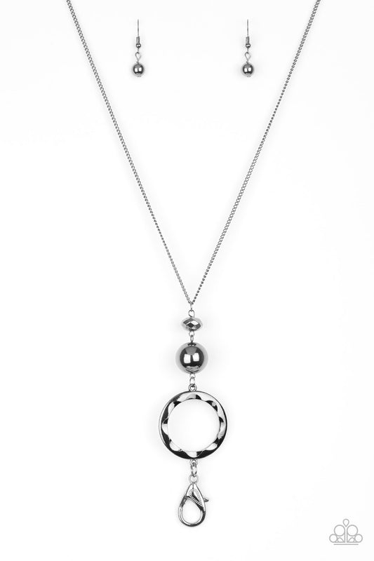 Collar Paparazzi ~ Acto de equilibrio audaz - Negro