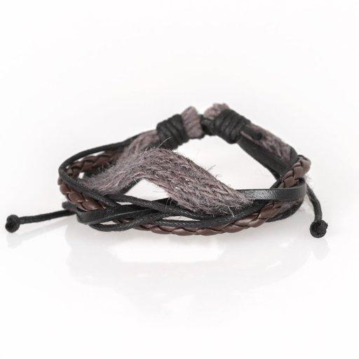 Pulsera Paparazzi ~ Total Trekker - Negra