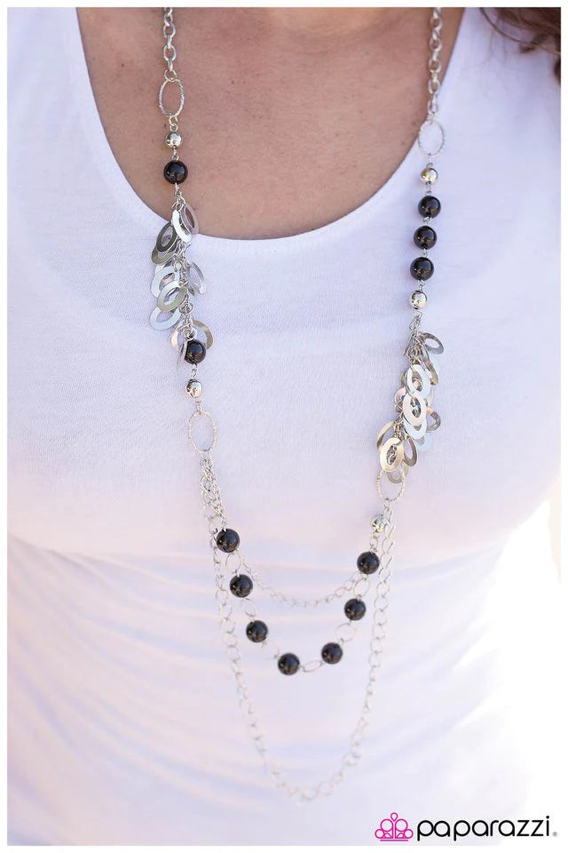 Paparazzi Necklace ~ Shake It Off - Black