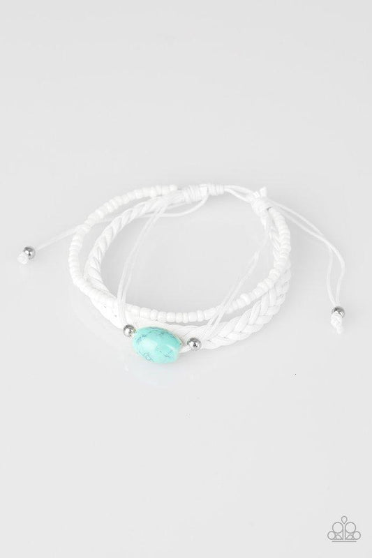 Pulsera Paparazzi ~ Weekend Wanderer - Blanco