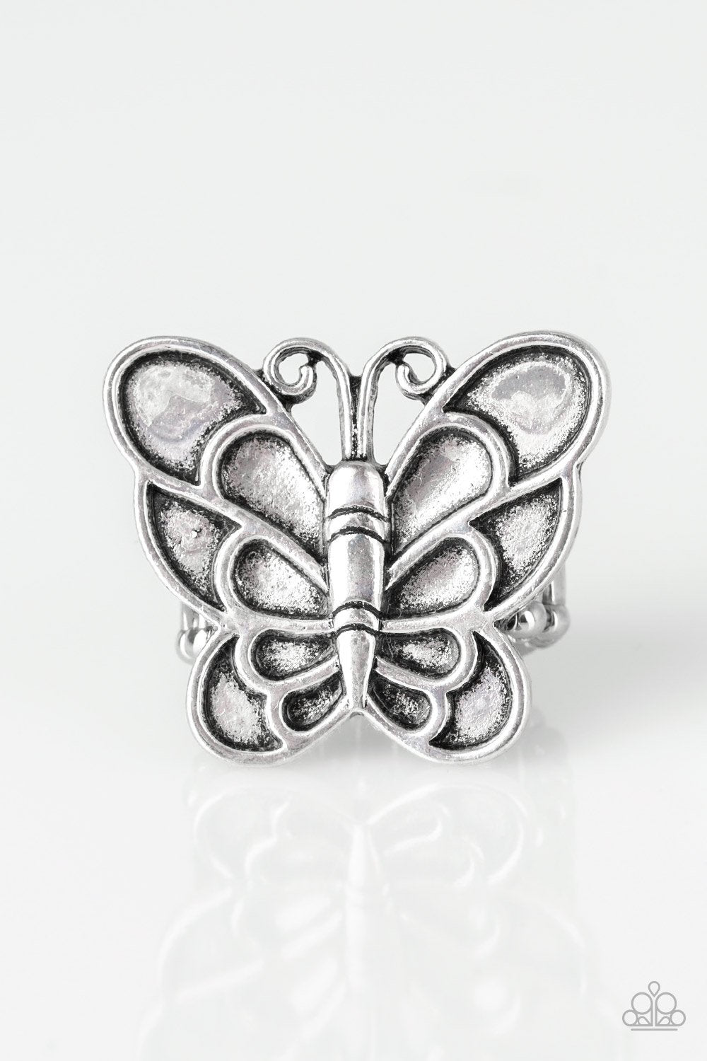 Anillo Paparazzi ~ Mariposa en lo alto del cielo - Plata