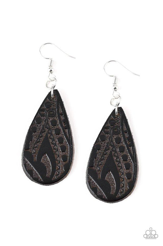 Paparazzi Earring ~ Get In The Groove - Black