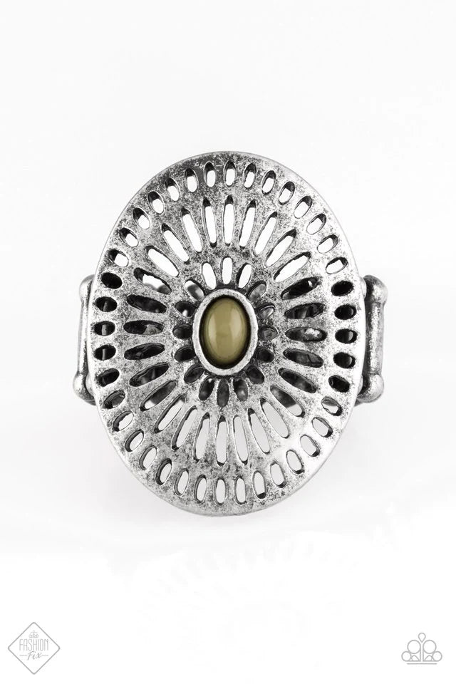 Paparazzi Ring ~ GRATE Expectations - Green