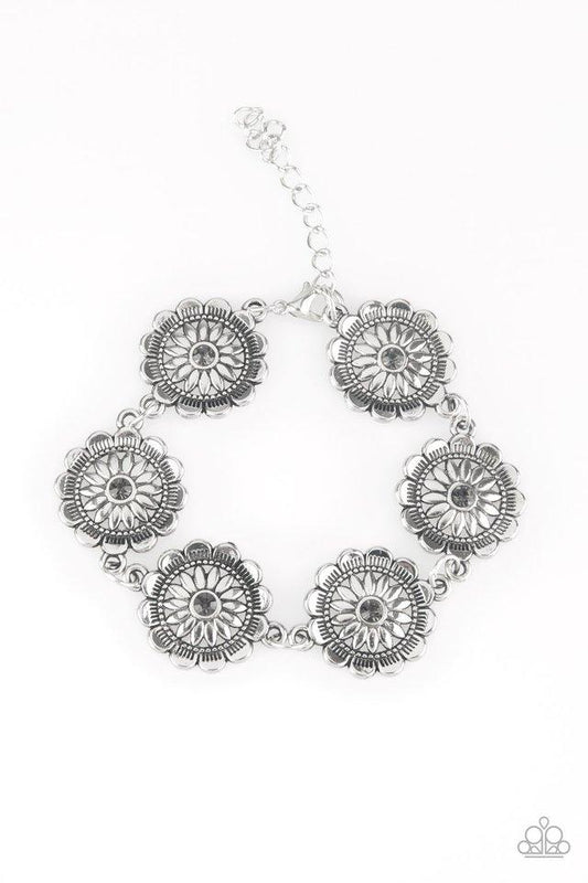 Pulsera Paparazzi ~ Funky Flower Child - Plata