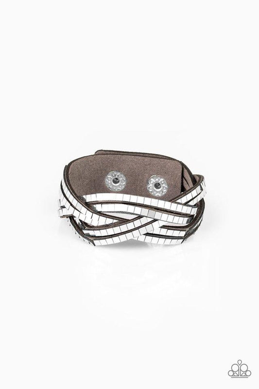 Pulsera Paparazzi ~ Buscando problemas - Plata