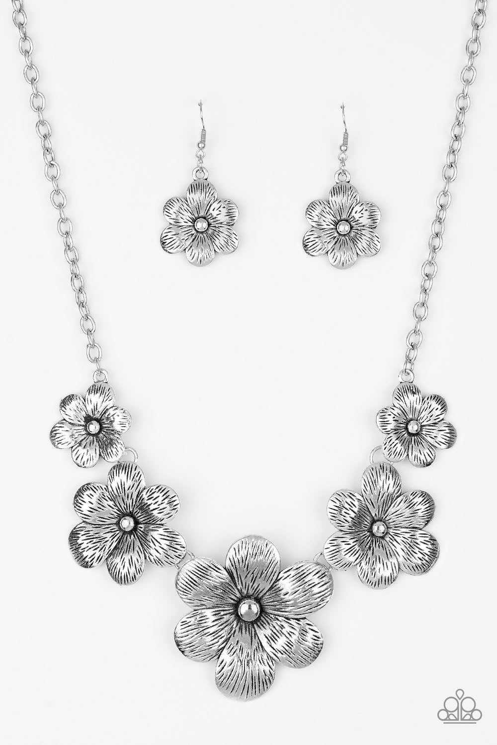 Paparazzi Necklace ~Secret Garden - Silver