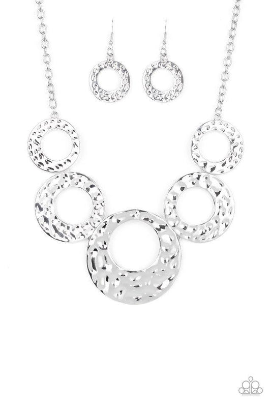 Paparazzi Necklace ~ Mildly Metro - Silver