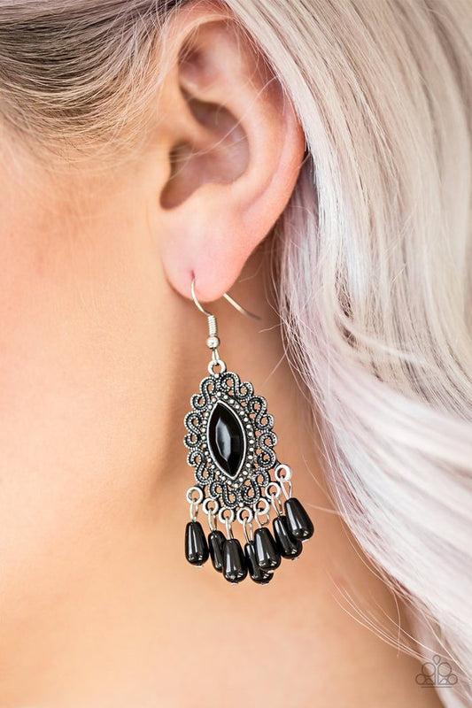 Private Villa - Black - Paparazzi Earring Image