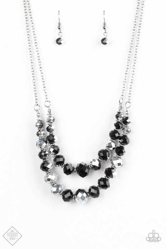 Collar Paparazzi ~ Sorprendentemente fascinante - Negro