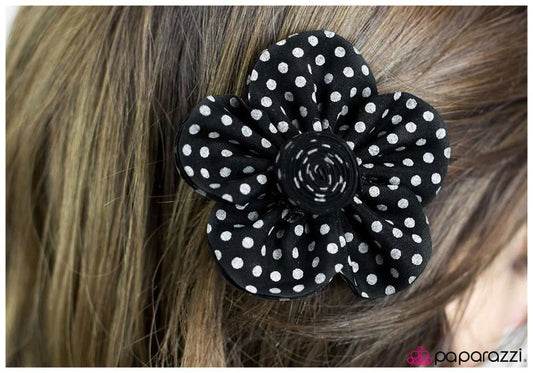 Accesorios para el cabello Paparazzi ~ Spot On - Negro