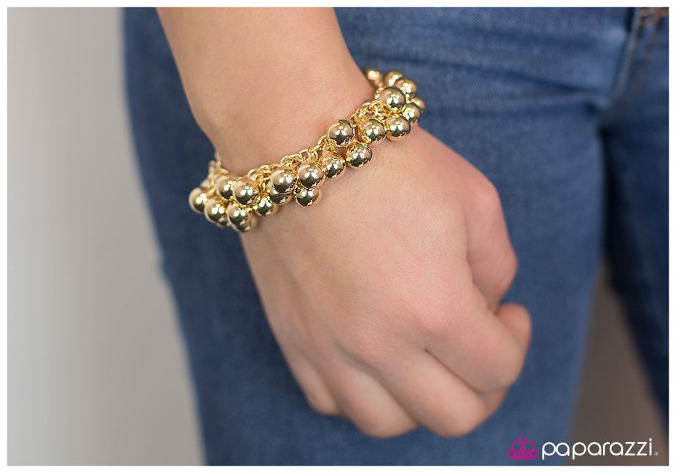 Paparazzi Bracelet ~ Dancing On Air - Gold